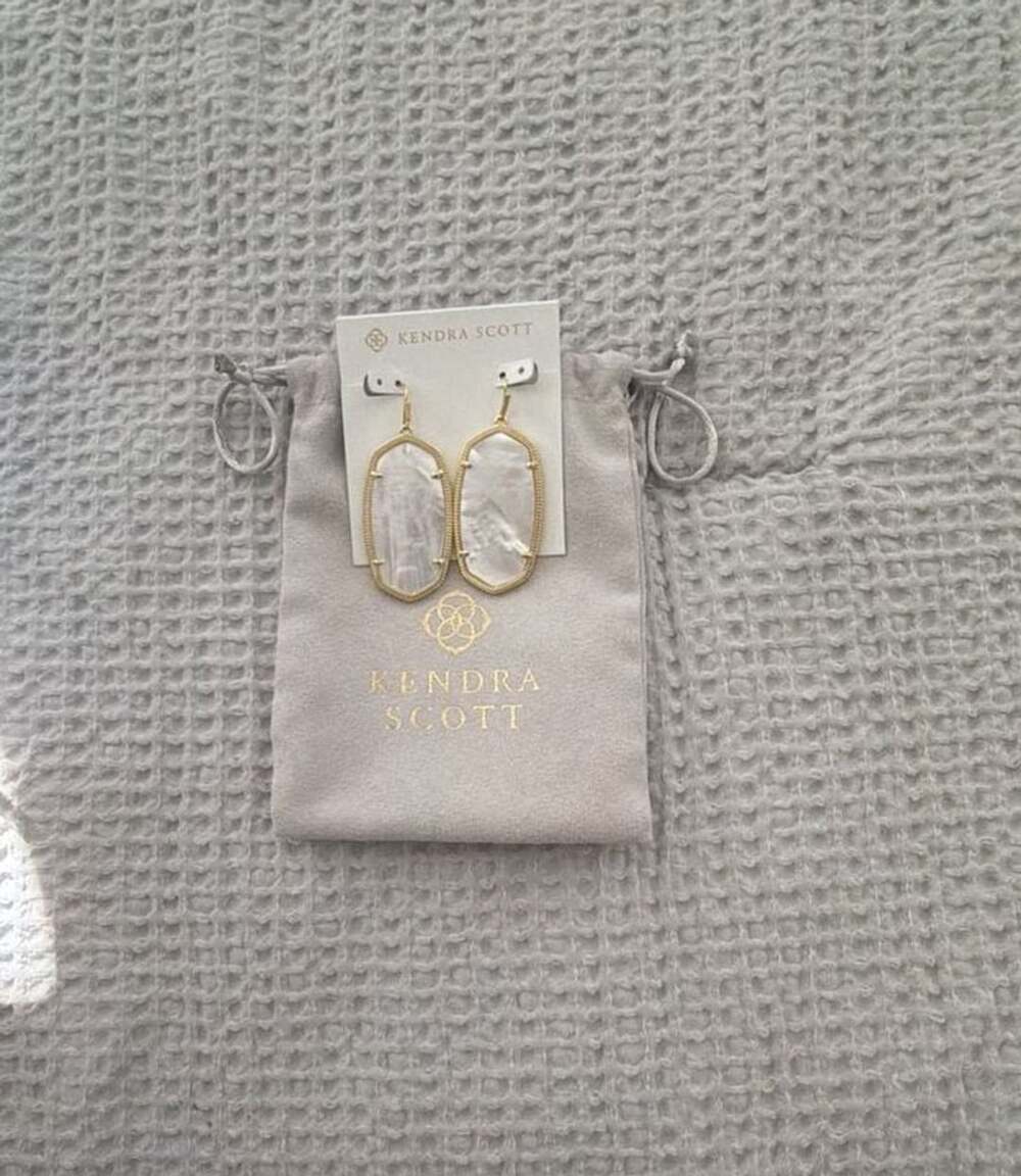 Kendra Scott Danielle Gold Drop Earrings in Ivory Mother Of Pearl
